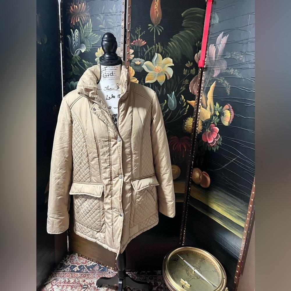 Women's Quilted Tan Jacket